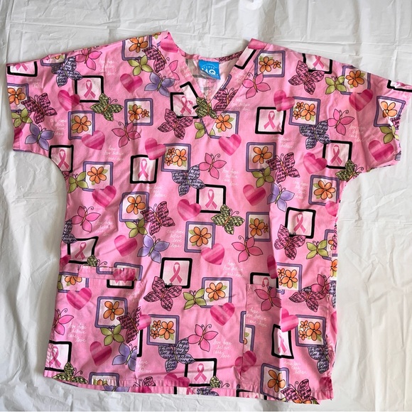 Woman’s Scrub Top - Picture 1 of 3